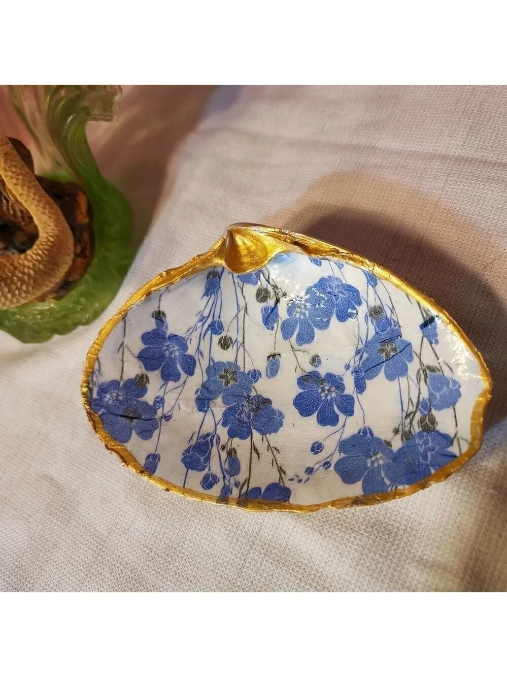 DECOUPAGE CLAM SHELL